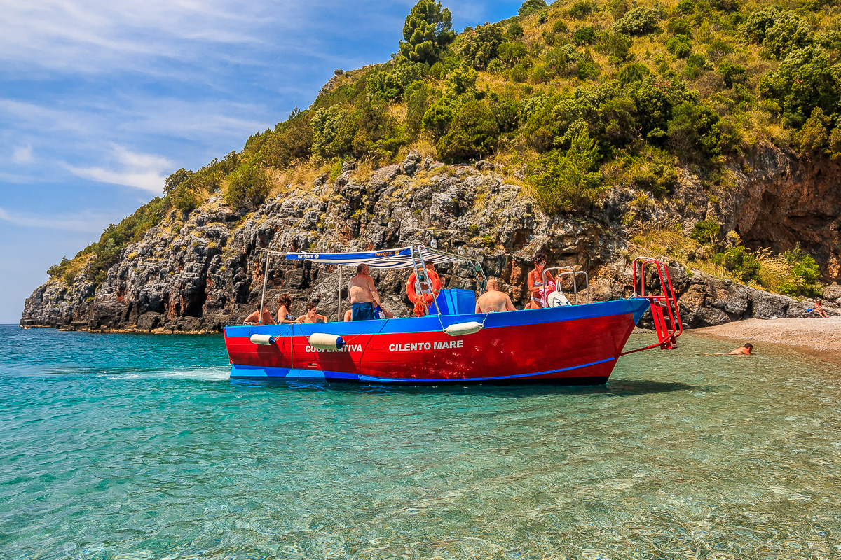 ESCURSIONI - Gite in barca, trekking, vela, immersioni subacquee